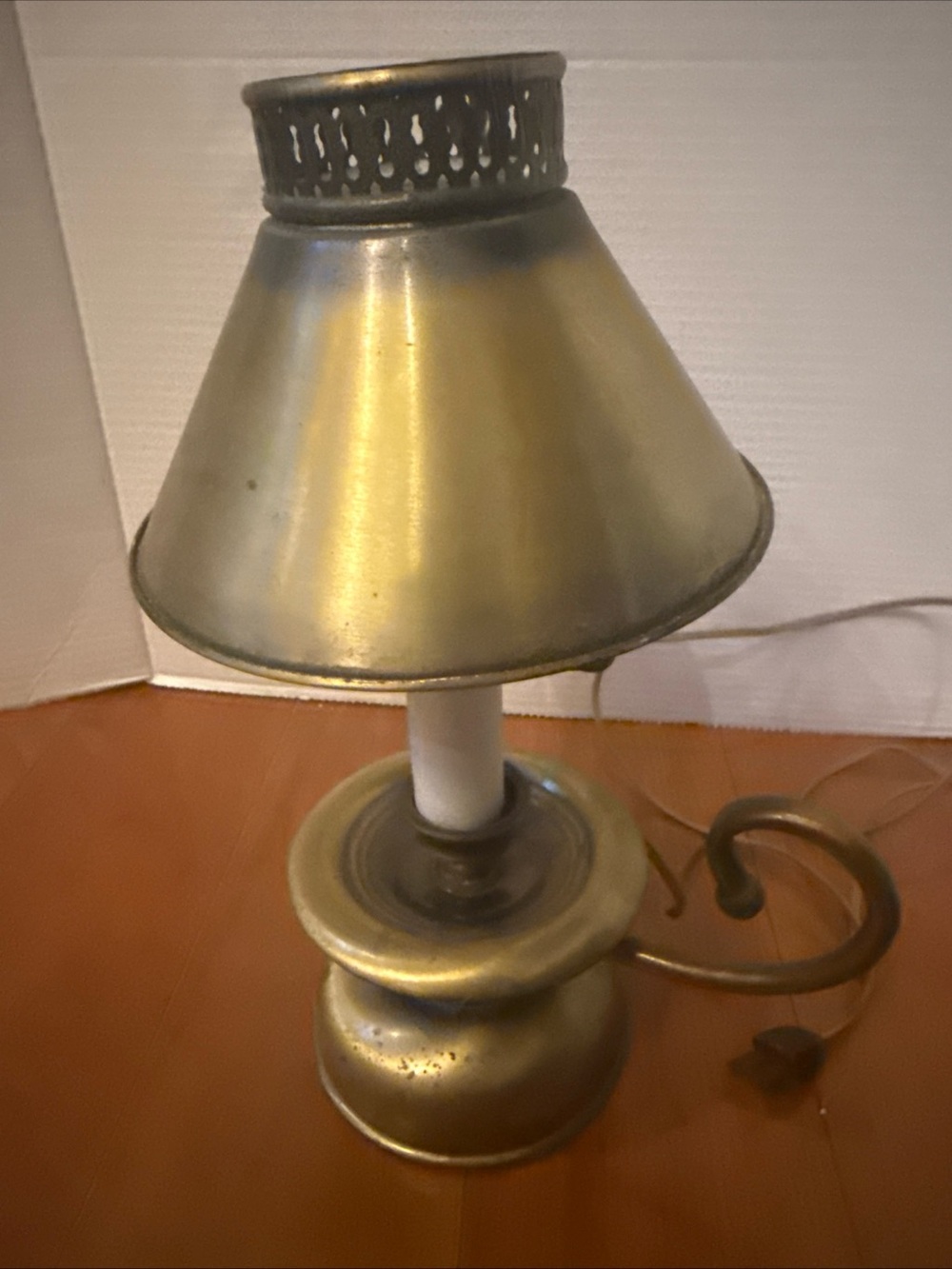 Vtg 13" Electric Brass Chamberstick Lamp Metal Tole Shade Candle Desk Light